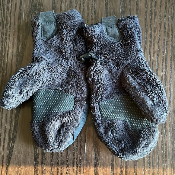 North face fleece mittens, black, girls size M - Picture 2 of 3